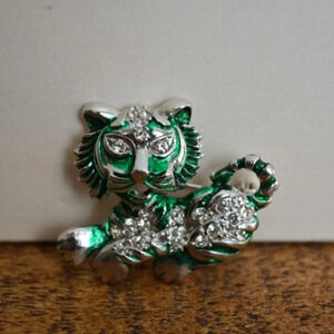 Lion Brooch  Vintage